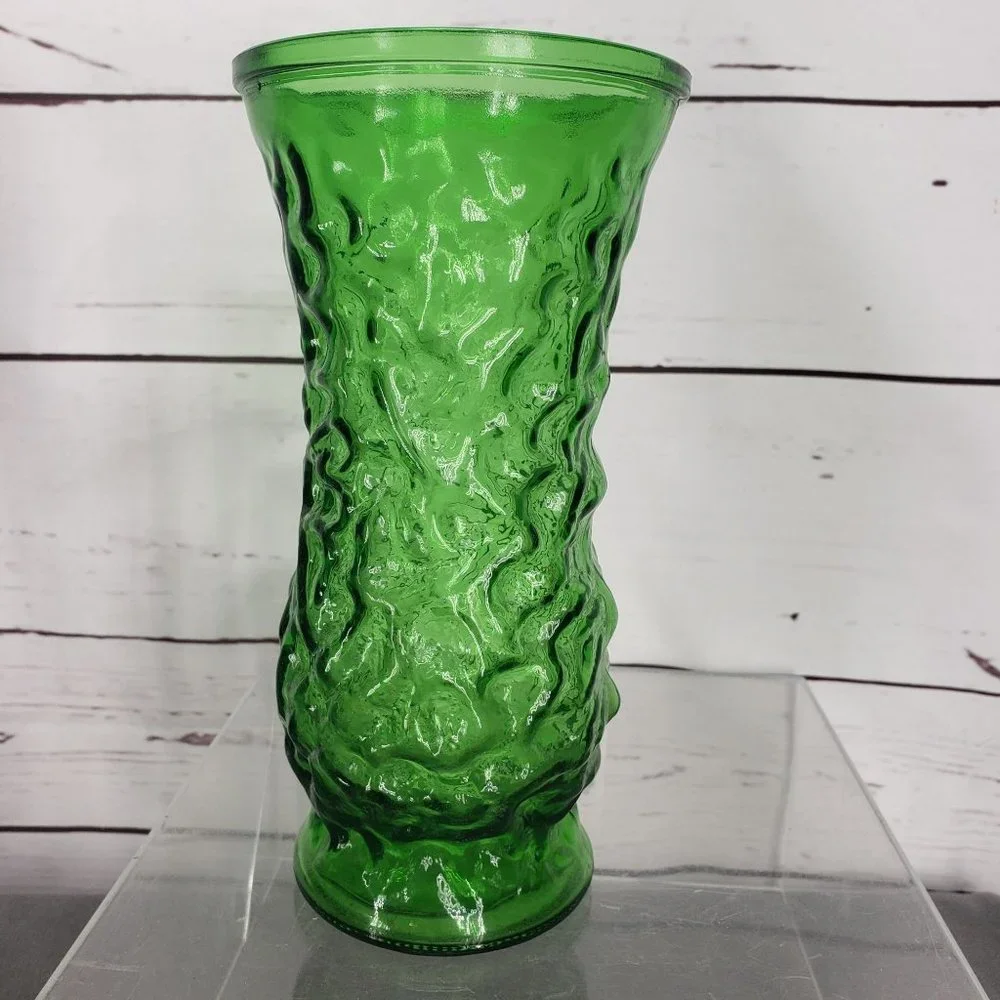 Vintage 1960s Hoosier Green Crinkle‎ Glass Vase 8 3/4